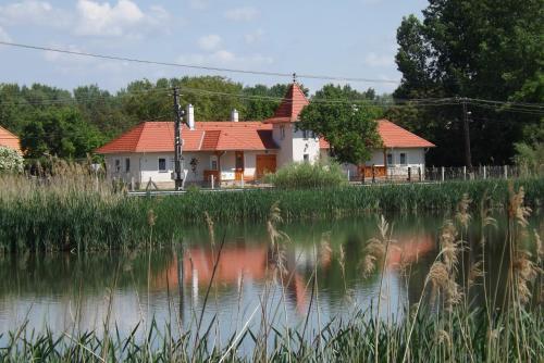 Apartamento Nagybajcsi K�rtefa Vendeghaz