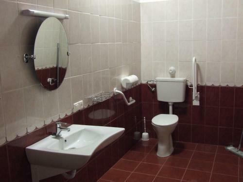 Hostal �reg Somfa Vend�gh�z
