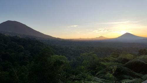 Sang Giri - Mountain Glamping Camp
