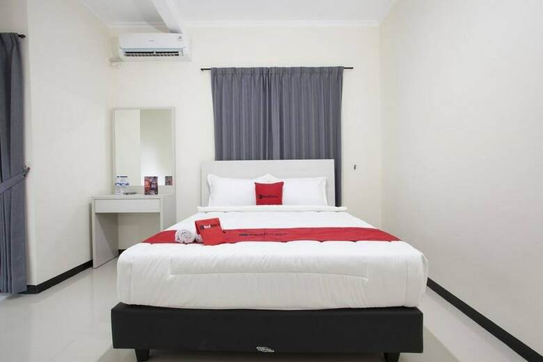 Hostal Reddoorz @ Genteng Surabaya