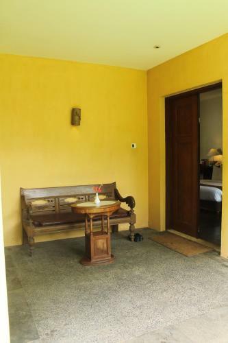 Hotel Laras Asri Resort & Spa