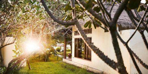 Hotel Pearl Beach Resort Gili Asahan