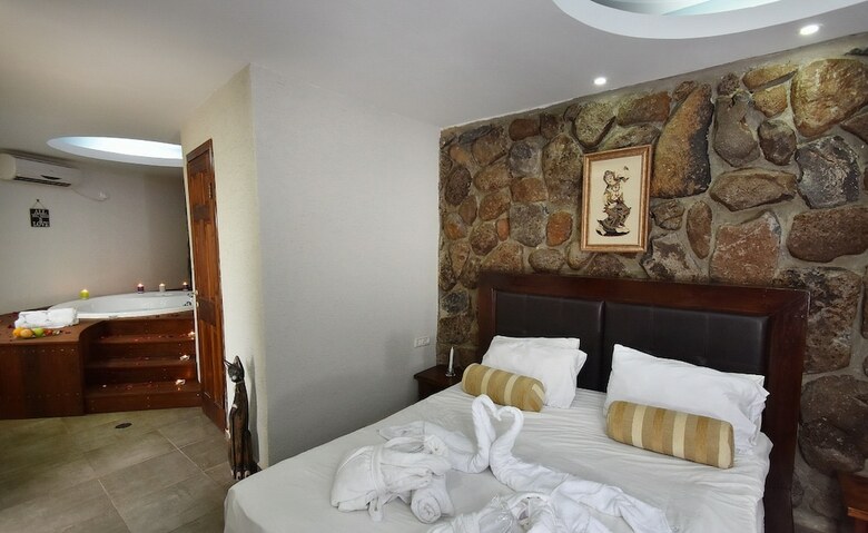 Lodge Atzula Bagolan