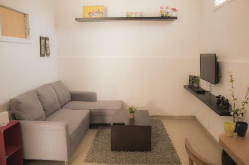 New Stunning 2 Rooms Apartment By The Beach