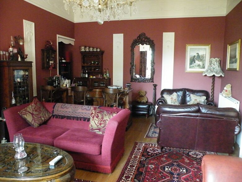 Hostal Disblair House