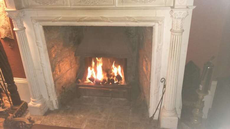 Hostal Disblair House