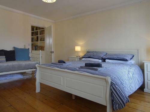 24 Victoria Road, Devon