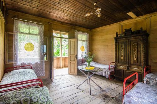 Albergue Kinchkha Wood House
