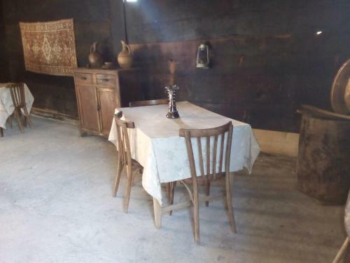 Albergue Kinchkha Wood House