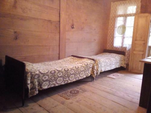 Albergue Kinchkha Wood House