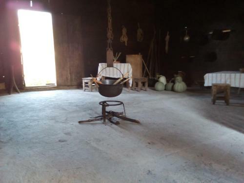Albergue Kinchkha Wood House