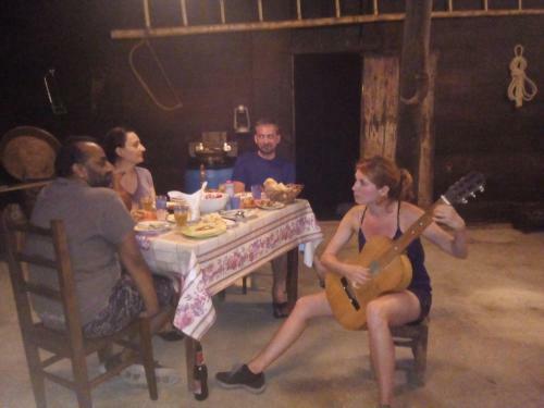 Albergue Kinchkha Wood House