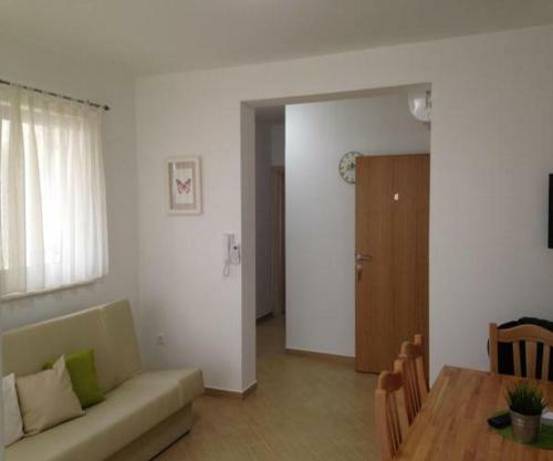 Apartments Caska IV