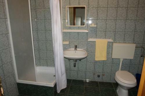 Seaview Apartment With Balcony - Apartments Velebitska II