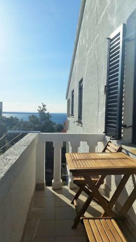 Seaview Apartment With Balcony - Apartments Velebitska II