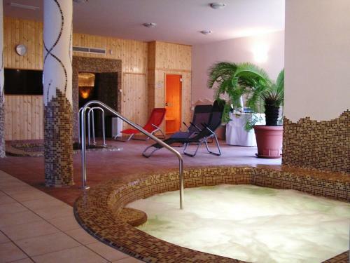 Kincsem Wellness Hotel