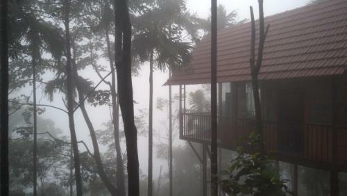 The Hillock Resorts- Quiet By The Mountains