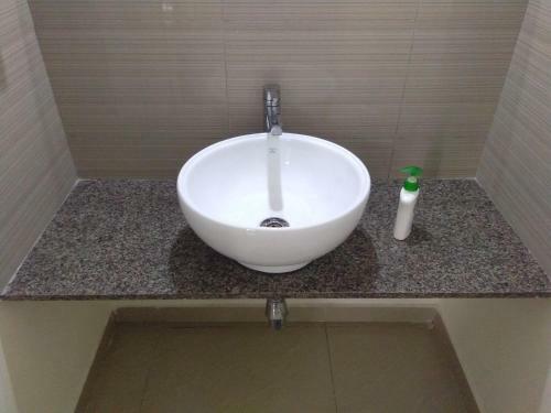 Hostal 3bhk Pure Veg Apartment In Amanora