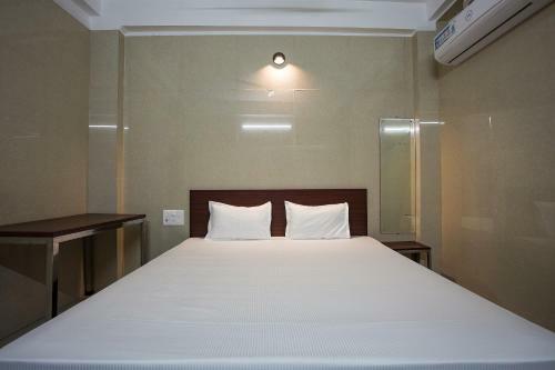 Spot On 23725 Jay Shanti Palace Hotel