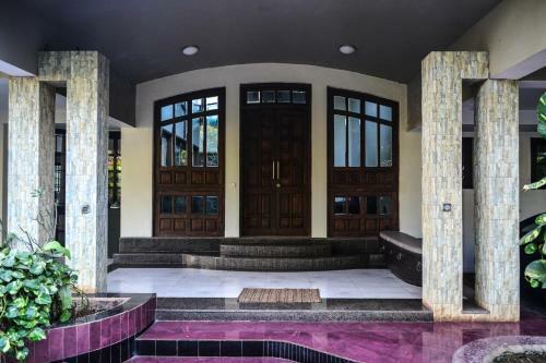 Luxury Villa With A Private Landscaped Garden
