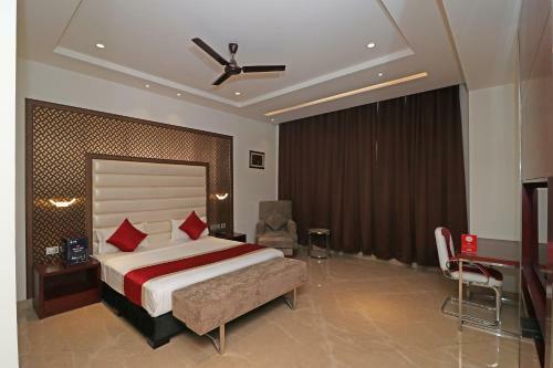 Oyo 12464 Hotel C Pearls