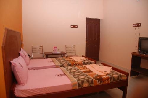 Hotel Venkkatramanaa Residency