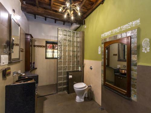 Villa Saffronstays L'attitude By The Lake