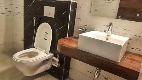 Hostal Airport Hotel Delhi Aerocity