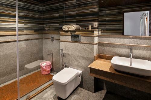 Hotel Elixir Hills Suites Resort And Spa
