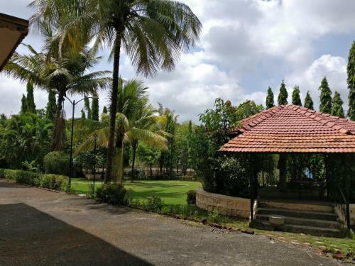 Hotel Pushp Vatika Resort & Lawns