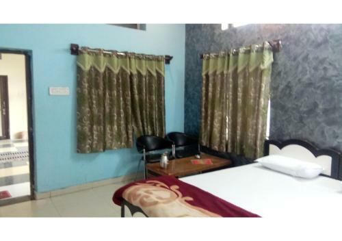 Hotel Well Furnished Rooms In Pushkar