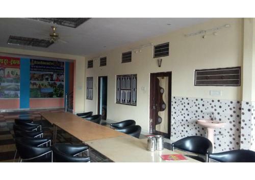 Hotel Well Furnished Rooms In Pushkar