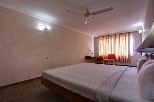 Spot On 33415 Hotel Oriental Towers