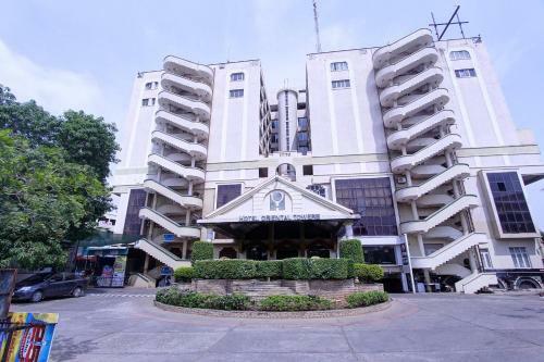 Spot On 33415 Hotel Oriental Towers