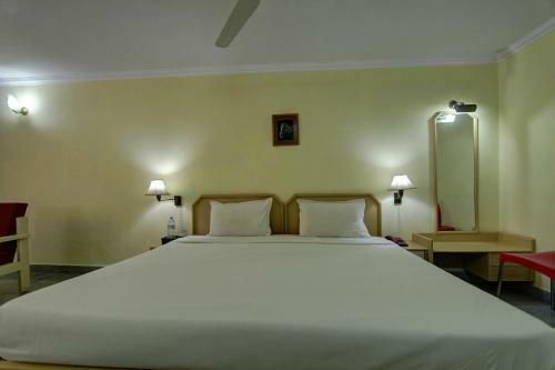Spot On 33415 Hotel Oriental Towers