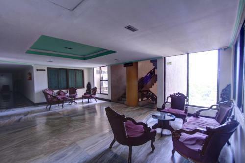 Spot On 33415 Hotel Oriental Towers