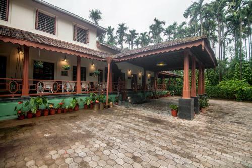Siddhanta Manor