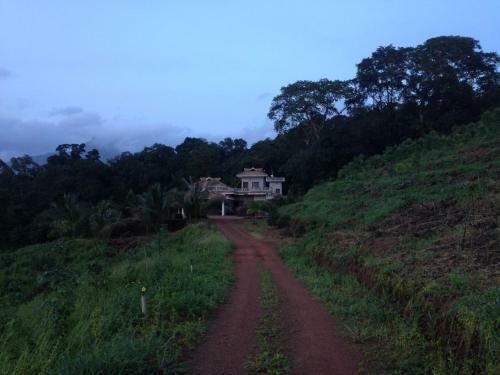 Jadkal Estate And Homestay
