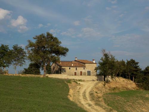 Gorgeous Valley View Apartment In Modigliana