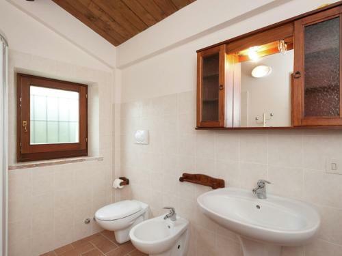 Gorgeous Valley View Apartment In Modigliana