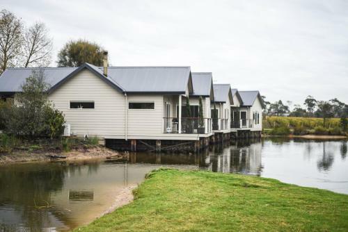 Lakeside Villas At Crittenden Estate