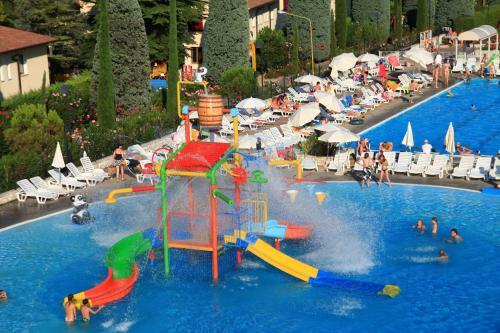 Happy Camp Mobile Homes In Camping Bella Italia