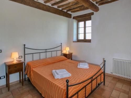Spacious Mansion In Sant'angelo In Vado With Pool