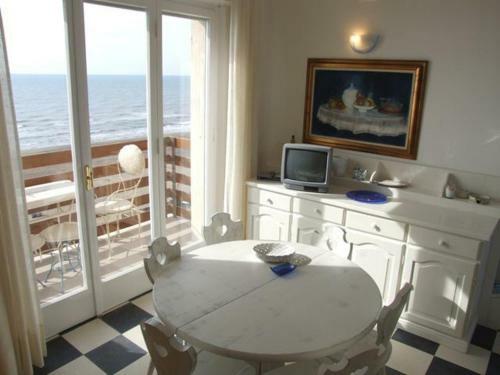 Marina Di Castagneto Carducci Apartment Sleeps 3