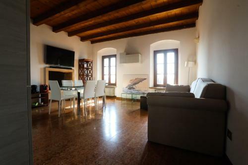 Merlo Nero Apartments