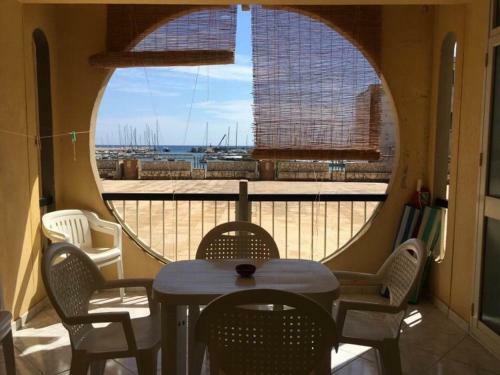 Apartamento Un Affaccio Sul Porto-res. La Vela