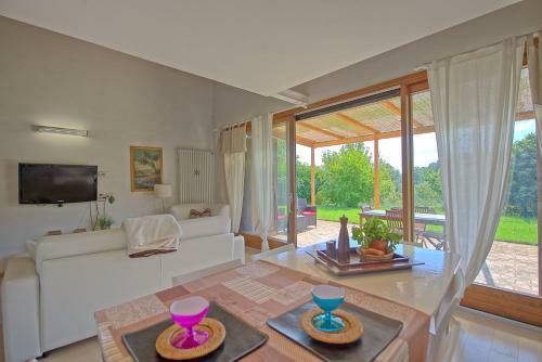 Ponte A Bozzone Villa Sleeps 4 Air Con Wifi
