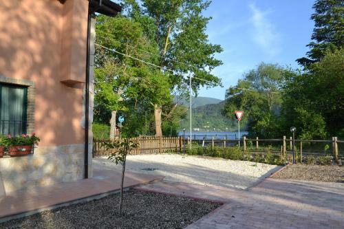 Hostal La Maga Del Lago