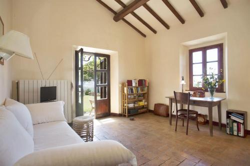 Poderone Villa Sleeps 9 Wifi