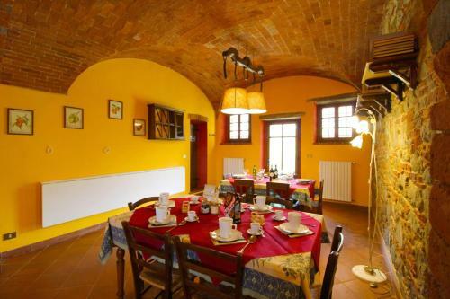 Monte San Savino Villa Sleeps 15 Pool Wifi